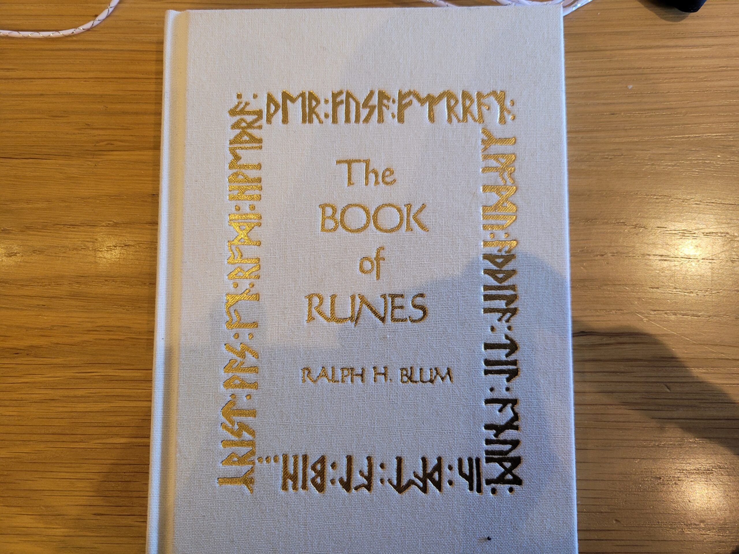 Visual Reference for “The Book of Runes” by Ralph H. Blum for Wisdom Open Reading Dialog (WORD) By UniquilibriuM